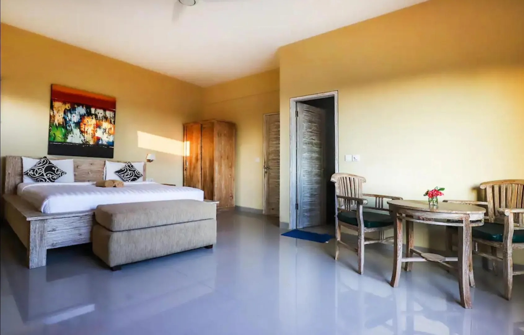 Utu Ubud Apartments/ 3Rd Floor: Modern Studio In Most Center kontakter